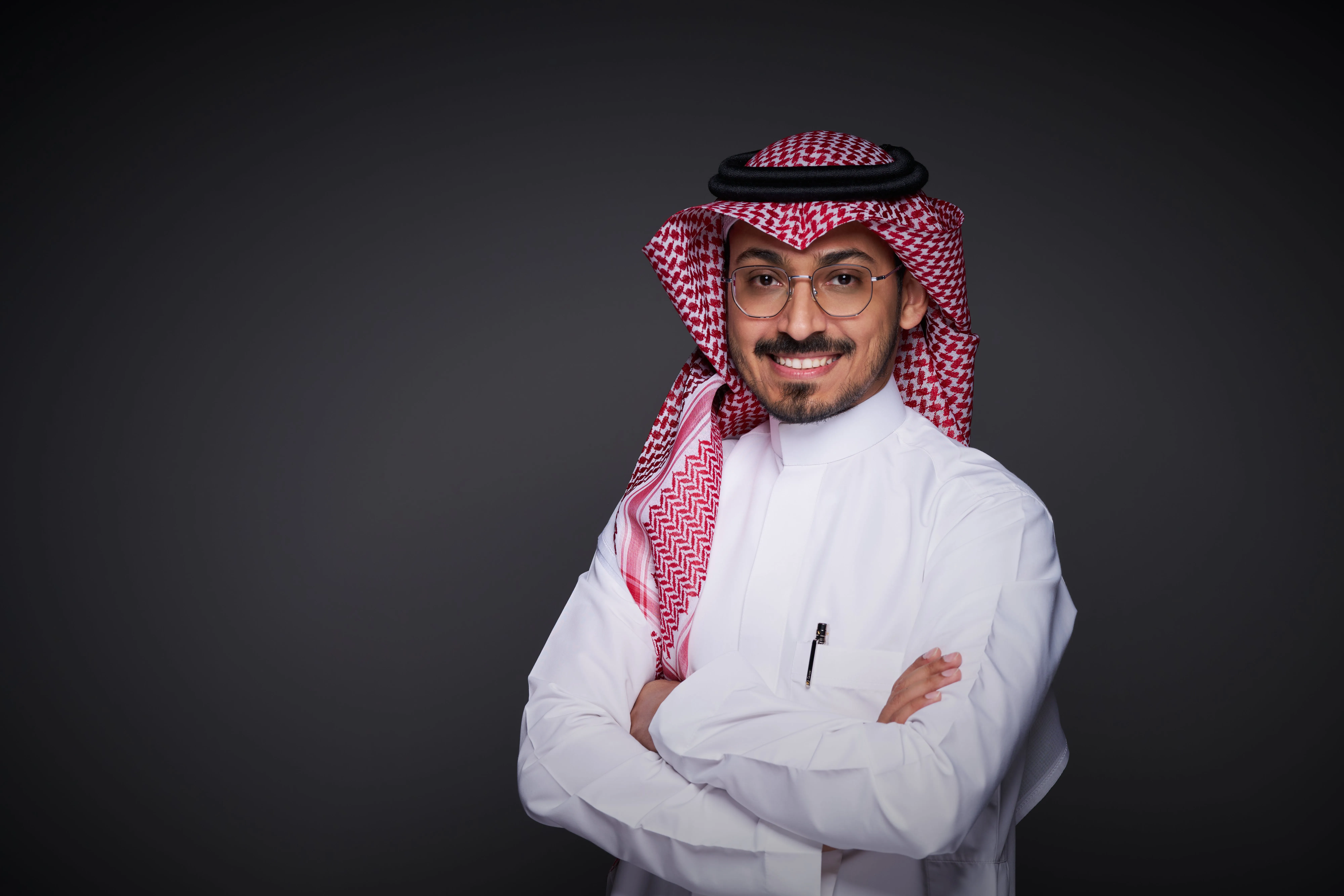 د. عبدالله بخاري بالزي السعودي
